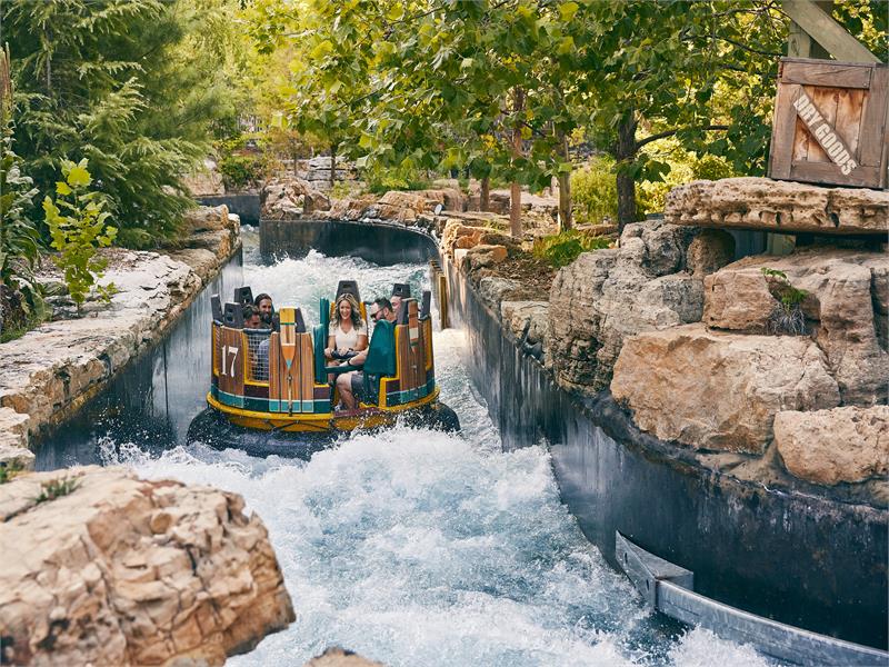 Silver Dollar City- Summer, & moderate days